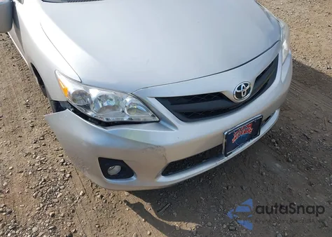 2011 Toyota Corolla Le z USA, uszkodzony, nr VIN 2T1BU4EE3BC612386